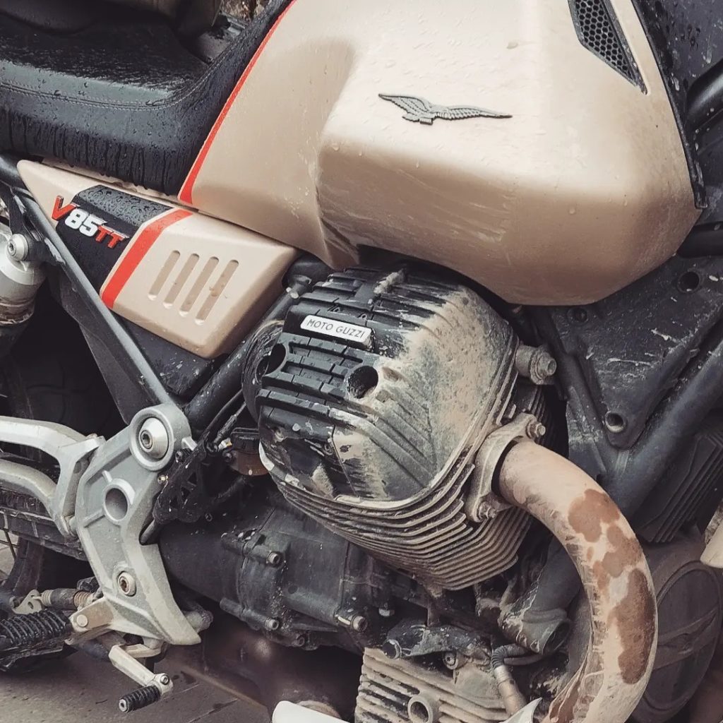 Motor e Performance da Moto Guzzi V85TT